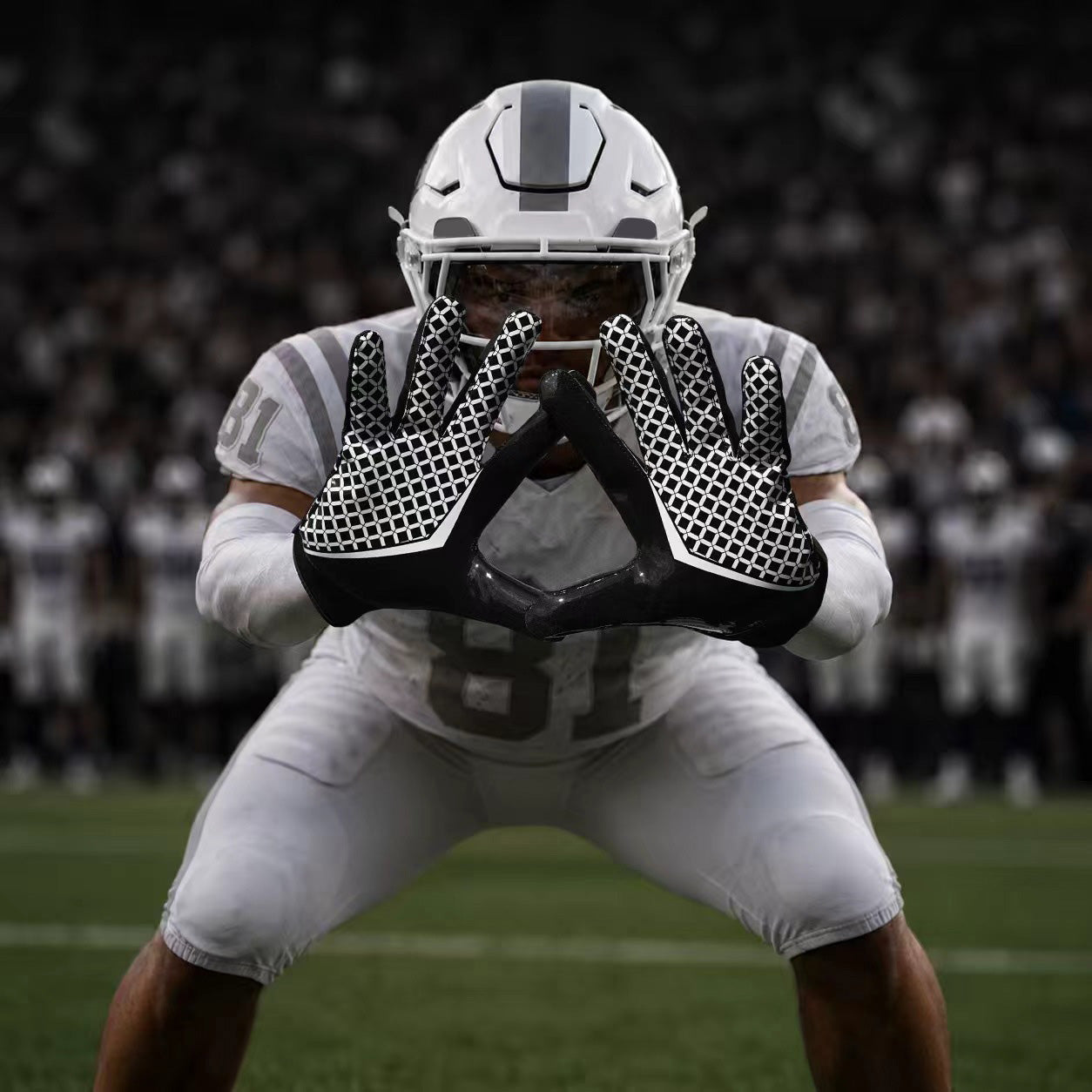 seibertron-gallery:white-football-ai-color-groups-20260721 | 商品:8557666271422 | 色:ブラック | スロット:3 | Seibertron 大人用ブラックフットボールレシーバーグローブ AIアクション画像 3